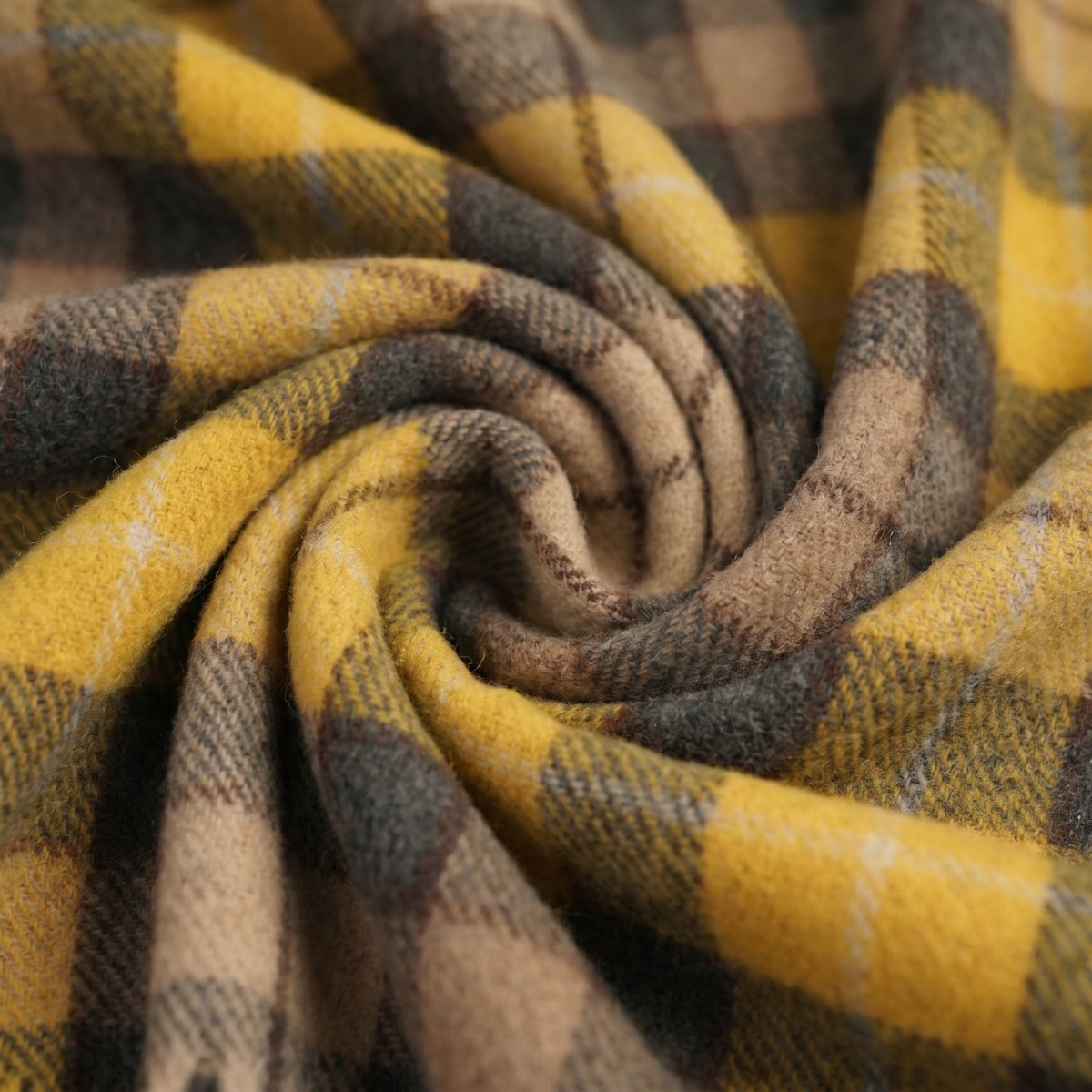 Balmoral Highland Wool Blend Scottish Tartan Blanket Throw - Recycled Wool - 155 x 190 cm - BUCHANAN NATURAL - Heritage Of Scotland -