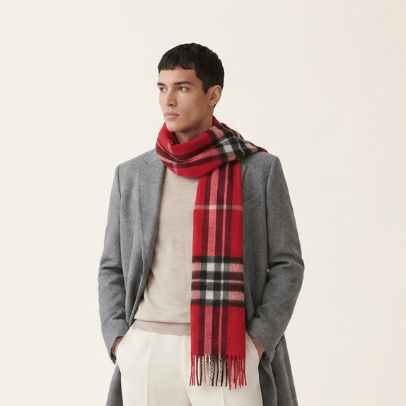 Edinburgh 100% Lambswool Scarf – Premium Soft Wool Wrap - Enlarged Off Centred Scotty Thom Red - Heritage Of Scotland -