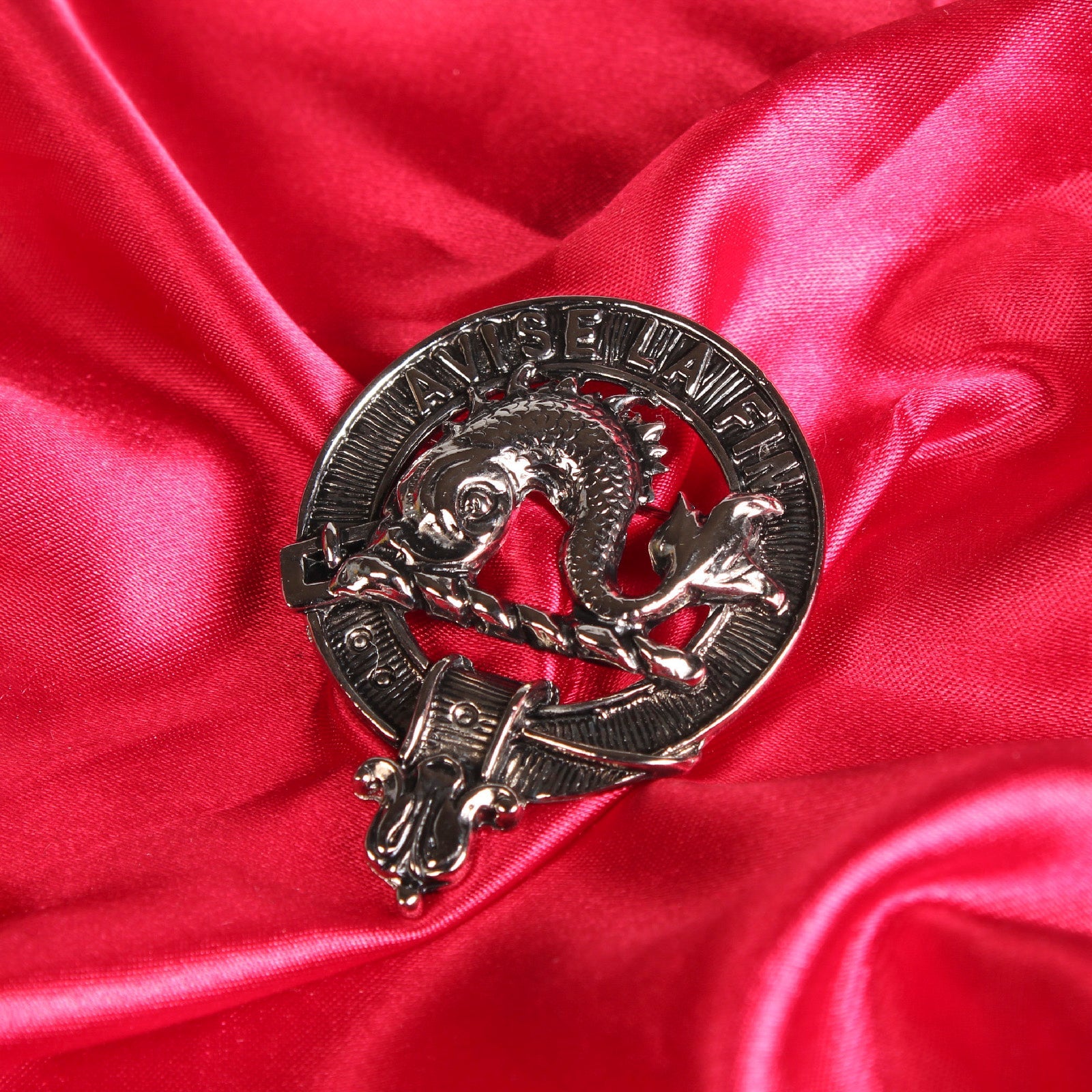 Kennedy Clan Badge, Kilt Pin, Lapel Pin, Cufflinks, Keyring/Key Fob & Gift Set — Fine Pewter by Art Pewter — Made in Scotland (Shiny Finish) - Heritage Of Scotland - Badge