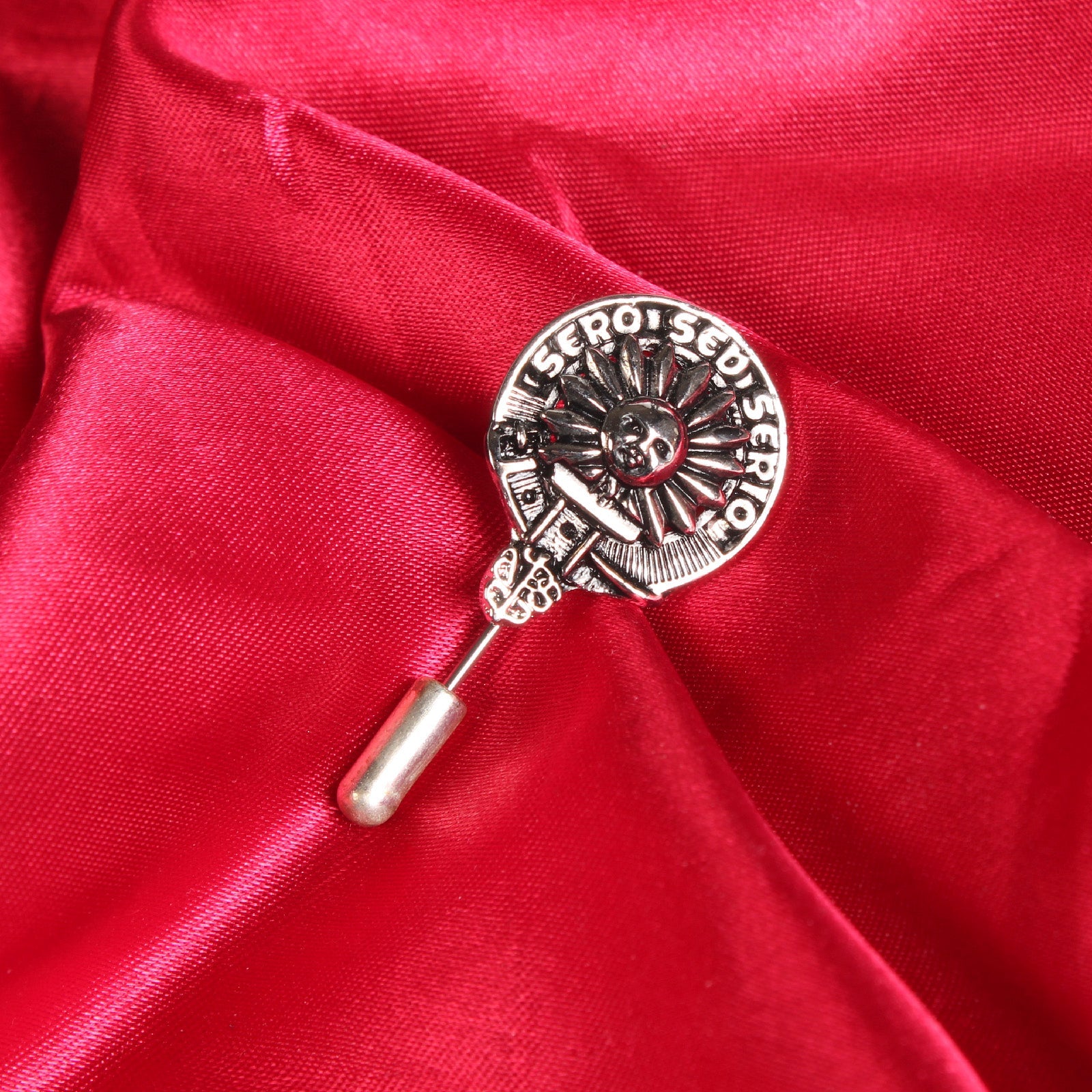 Kerr Clan Badge, Kilt Pin, Lapel Pin, Cufflinks, Keyring/Key Fob & Gift Set — Fine Pewter by Art Pewter — Made in Scotland (Shiny Finish) - Heritage Of Scotland - Lapel Pin