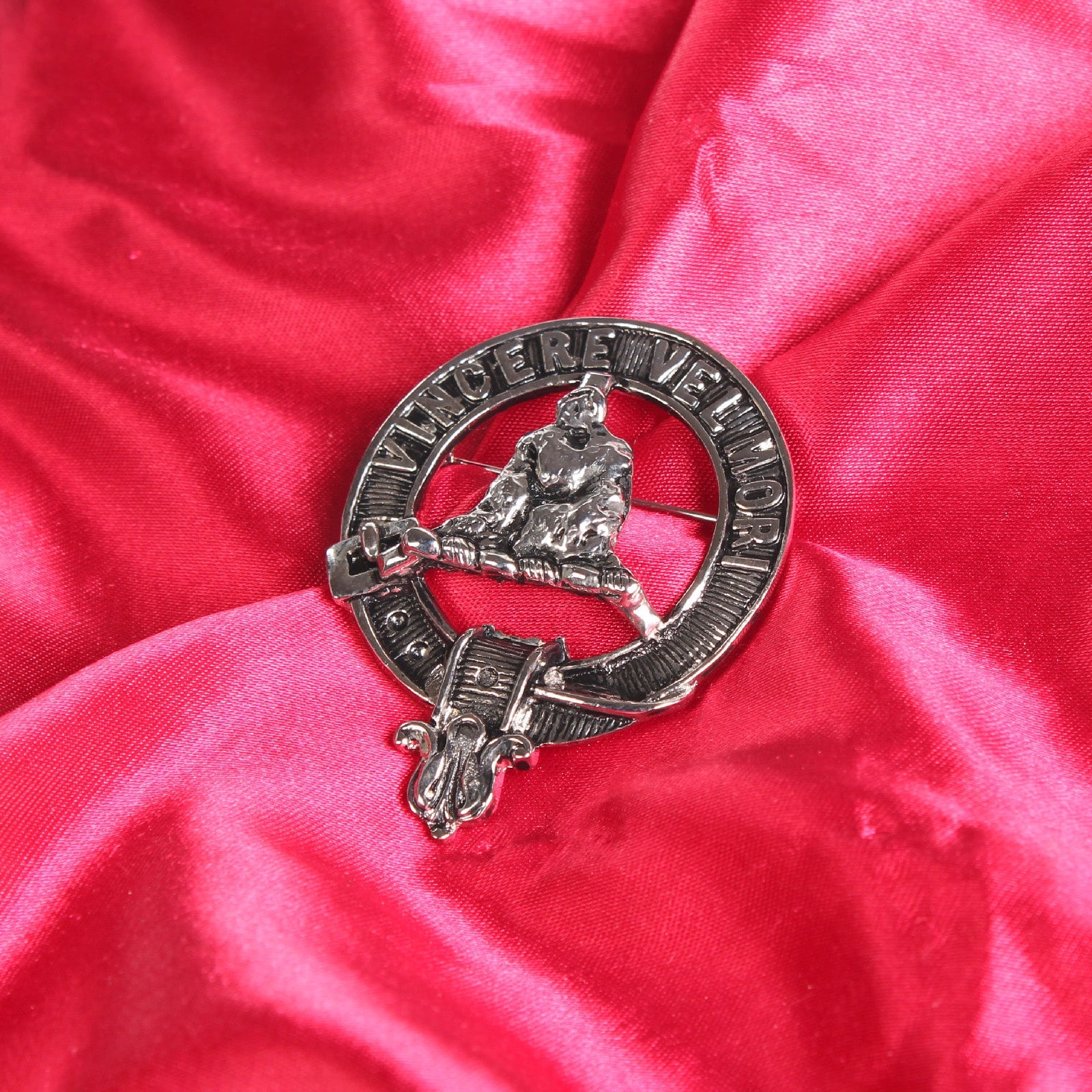 MacNeil Clan Badge, Kilt Pin, Lapel Pin, Cufflinks, Keyring/Key Fob & Gift Set — Fine Pewter by Art Pewter — Made in Scotland (Shiny Finish) - Heritage Of Scotland - Badge