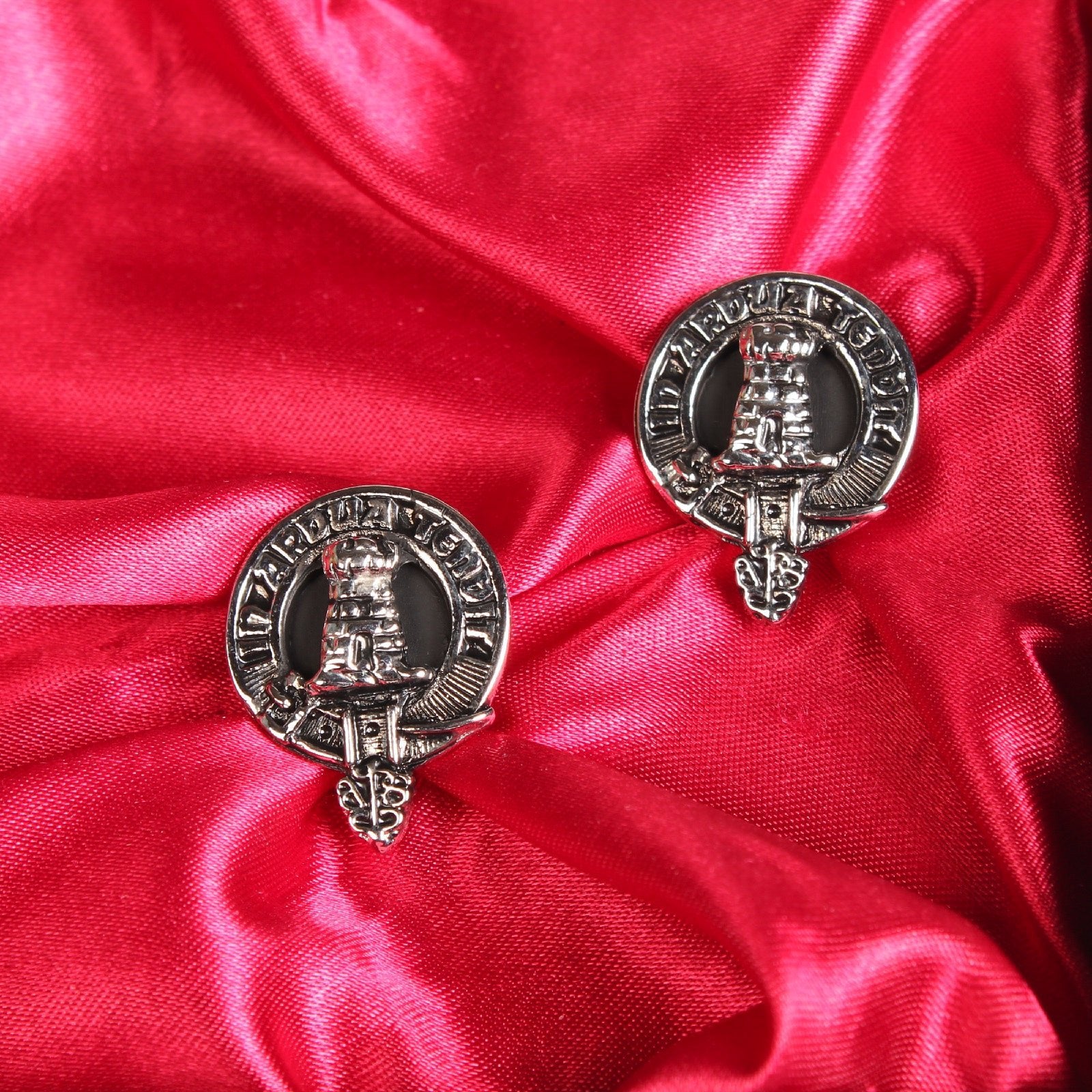 Malcolm / MacCallum Clan Badge, Kilt Pin, Lapel Pin, Cufflinks, Keyring/Key Fob & Gift Set — Fine Pewter by Art Pewter — Made in Scotland (Shiny Finish) - Heritage Of Scotland - Cufflinks