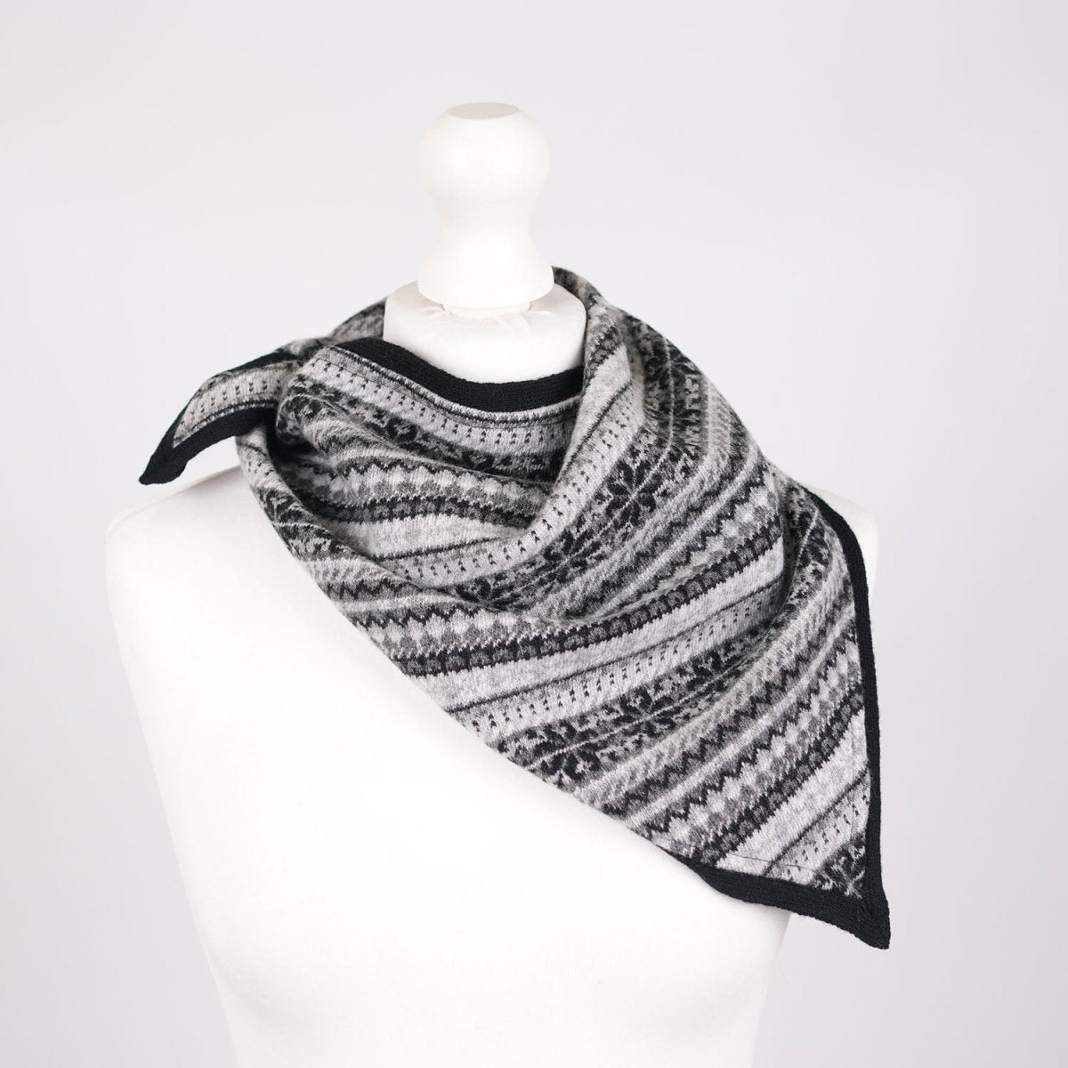 Women’s Lambswool Fair Isle Neck Scarf – Made in Scotland - BLACK - Heritage Of Scotland -