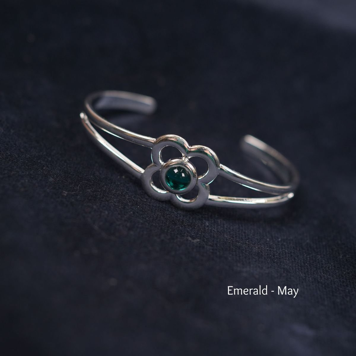 Art Pewter Birthstone Bangle - Silver Plated Pewter - Made in Scotland - May (Emerald) - Heritage Of Scotland -