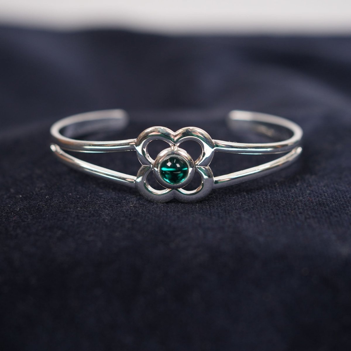 Art Pewter Birthstone Bangle - Silver Plated Pewter - Made in Scotland - May (Emerald) - Heritage Of Scotland -
