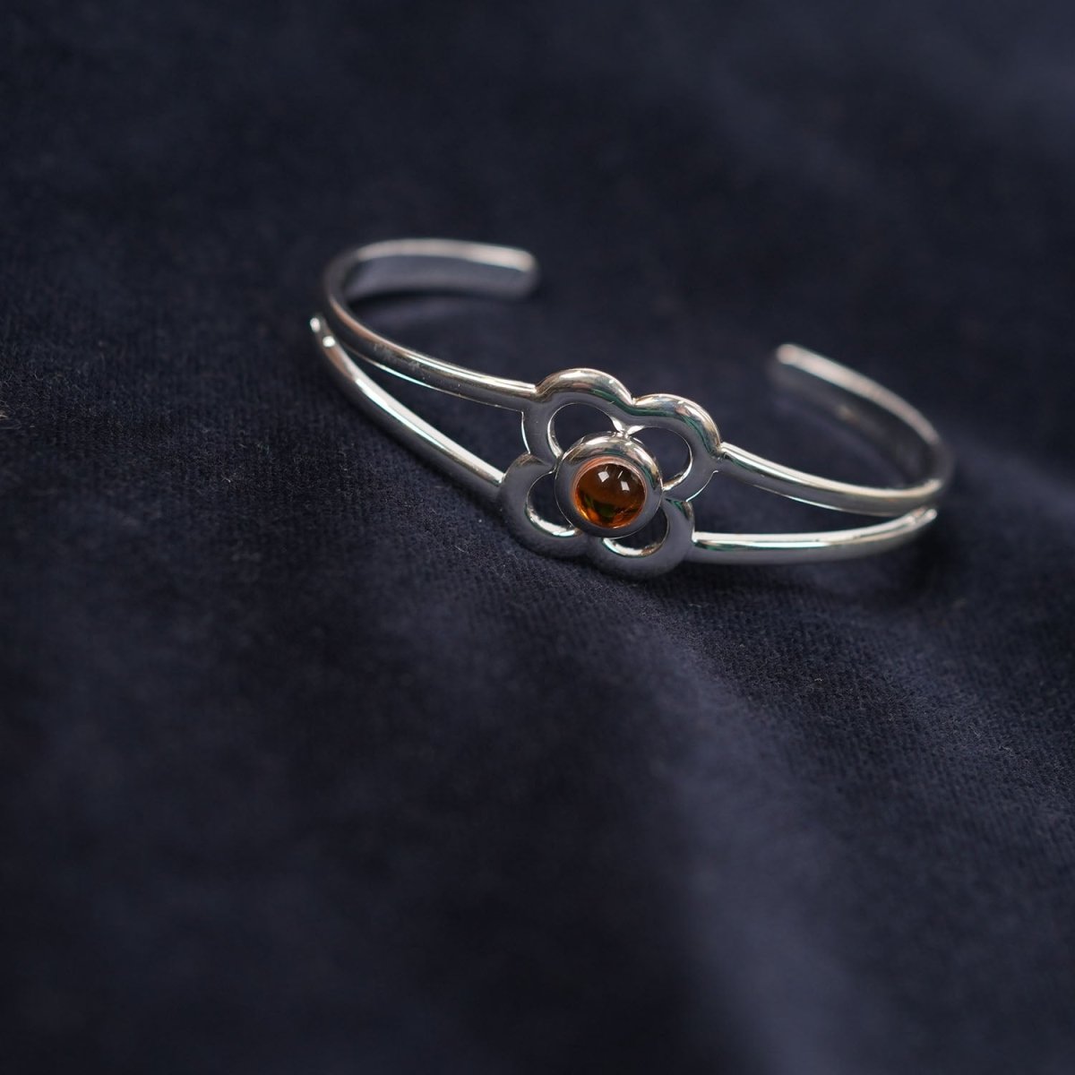 Art Pewter Birthstone Bangle - Silver Plated Pewter - Made in Scotland - November (Topaz) - Heritage Of Scotland -