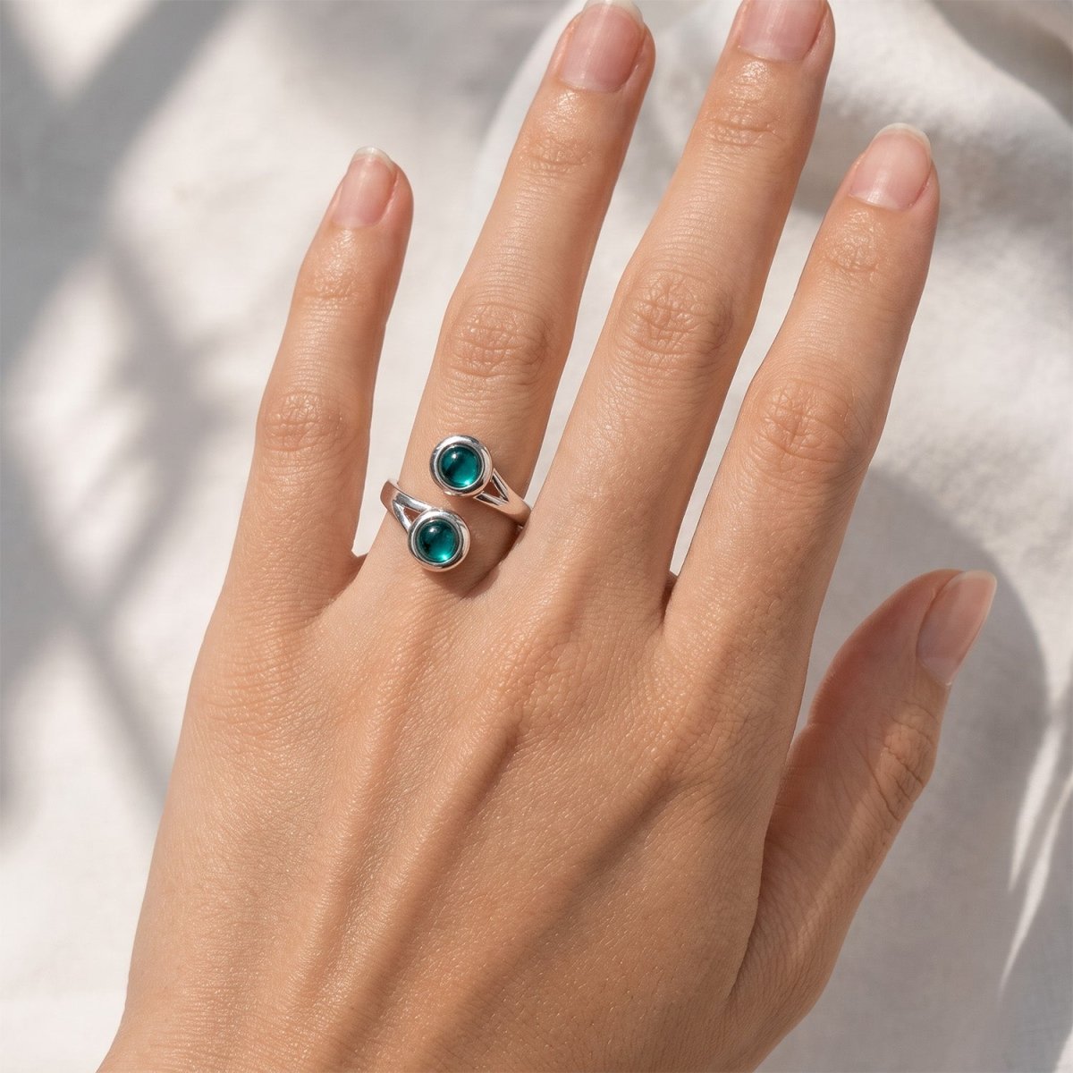 Art Pewter Celtic Birthstone Ring - Silver Plated Pewter - Made in Scotland - May (Emerald) - Heritage Of Scotland -