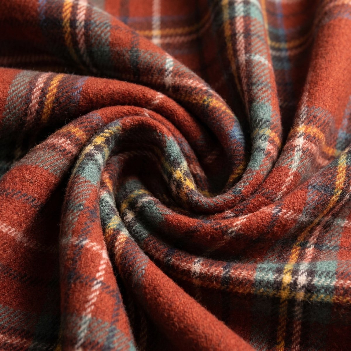 Ballmoral Highland Wool Blend Scottish Tartan Blanket Throw - Recycled Wool - 155 x 190 cm - STEWART ROYAL ANTIQUE - Heritage Of Scotland -
