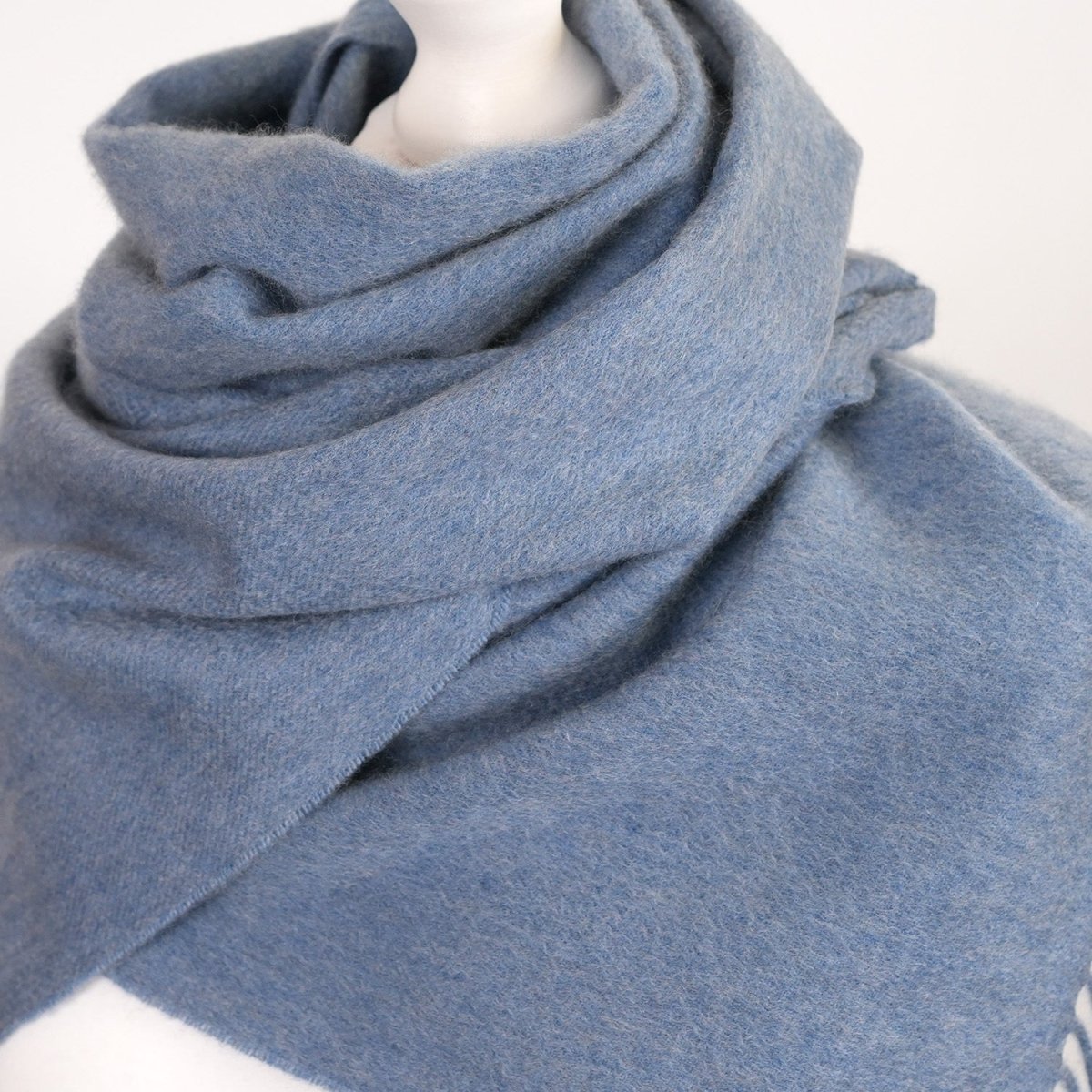 Balmoral 100% Cashmere Woven Scarf - PLAIN JEANS - Heritage Of Scotland -