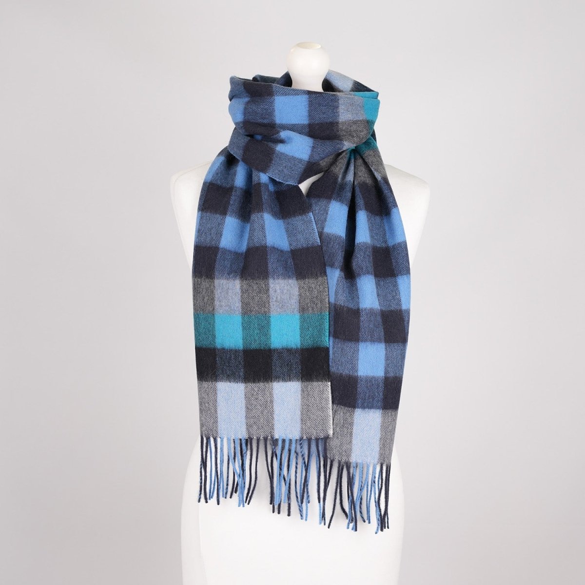 Edinburgh 100% Lambswool Scarf – Premium Soft Wool Wrap - Giant Chequer Navy/Blue - Heritage Of Scotland -