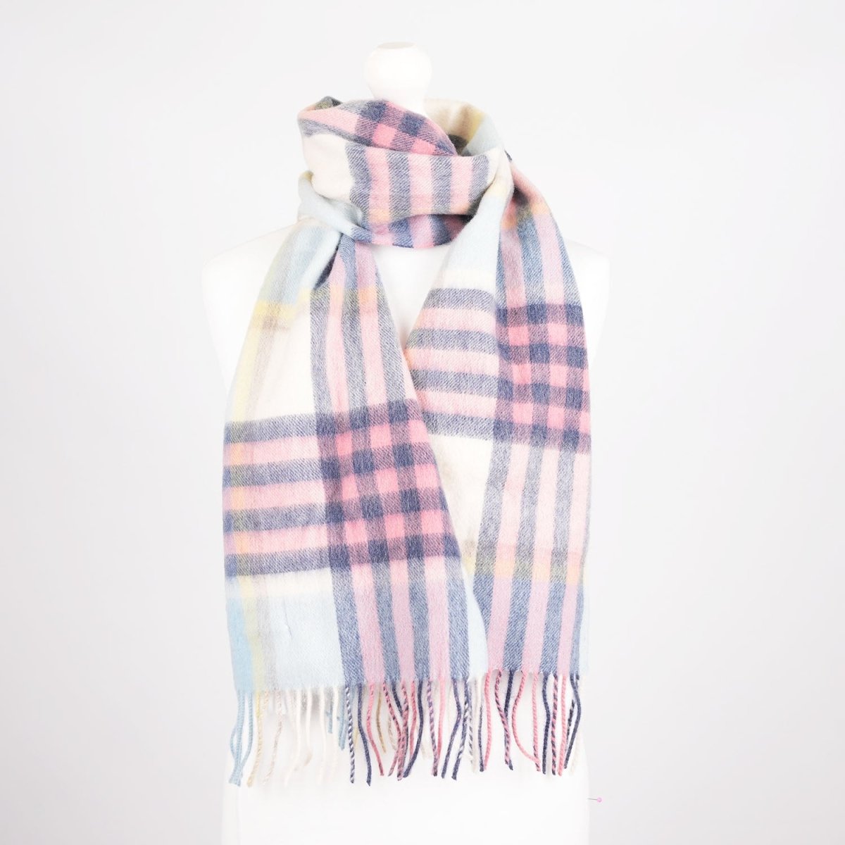 Edinburgh 100% Lambswool Scarf - Premium Soft Wool Wrap - Pastel Pink - Heritage Of Scotland -