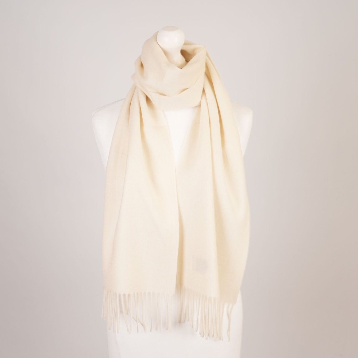 Edinburgh 100% Lambswool Wide Scarf - Premium Soft Wool Wrap - Edinburgh 100% Lambswool Wide Scarf – Premium Soft Wool Wrap - Plain Winter White - Heritage Of Scotland -