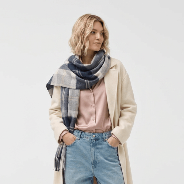 Edinburgh 100% Pure Cashmere Wide Scarf – Luxury Oversized Wrap - Bannockbane Silver - Heritage Of Scotland -