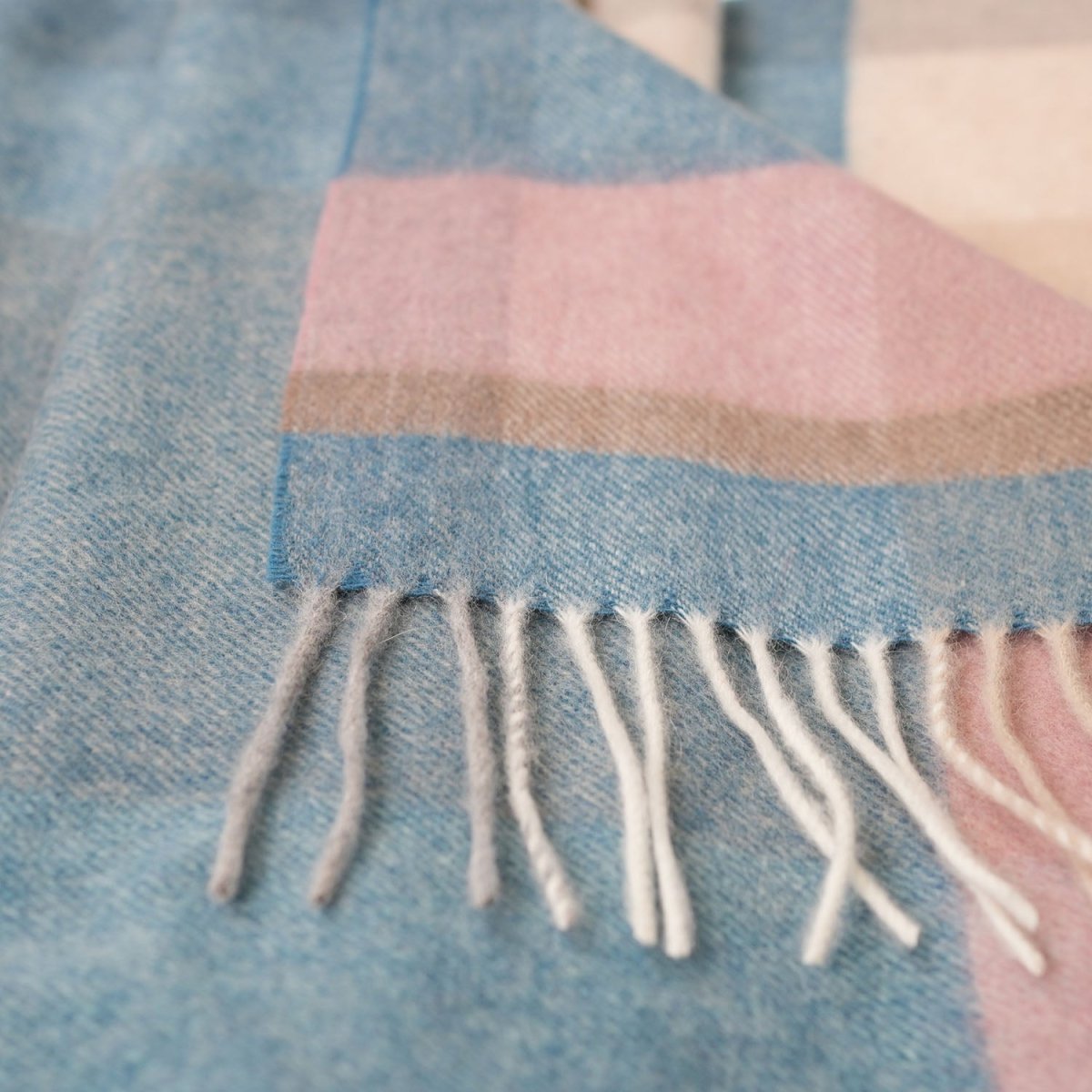 Edinburgh 100% Pure Cashmere Wide Scarf – Luxury Oversized Wrap - Middleton Aqua - Heritage Of Scotland -