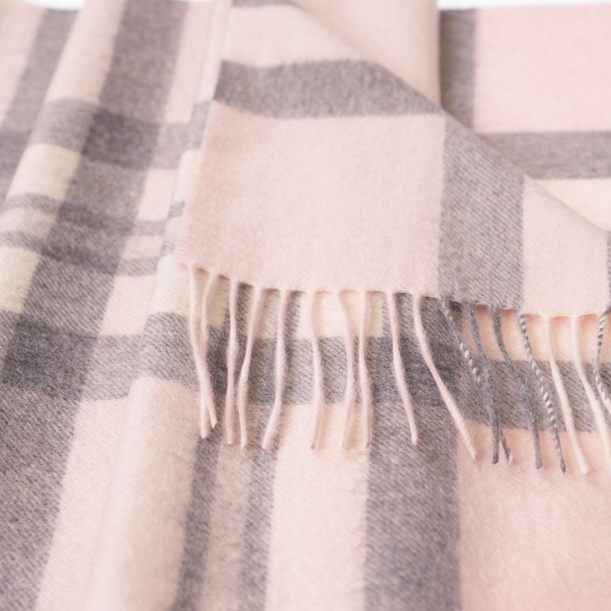 Edinburgh 100% Pure Cashmere Wide Scarf – Luxury Oversized Wrap - Thomson Pink - Heritage Of Scotland -