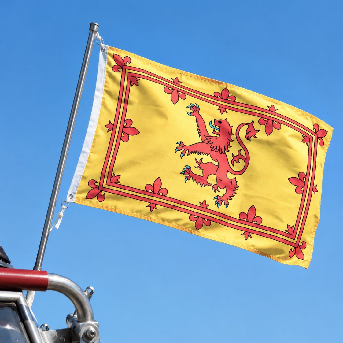 Flag Scotland 3x2 inch with Eyelets - Lion Rampant - Heritage Of Scotland - 