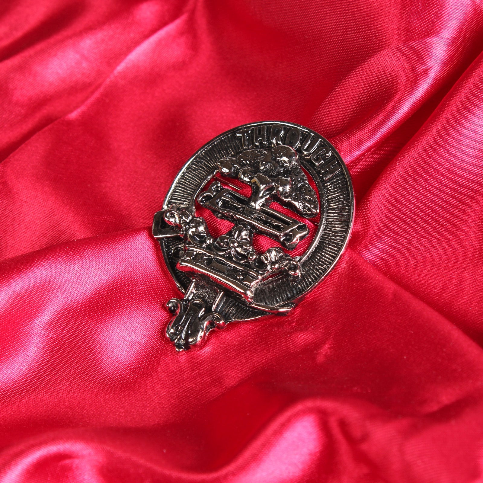 Hamilton Clan Badge, Kilt Pin, Lapel Pin, Cufflinks, Keyring/Key Fob & Gift Set — Fine Pewter by Art Pewter — Made in Scotland (Shiny Finish) - Heritage Of Scotland - Badge