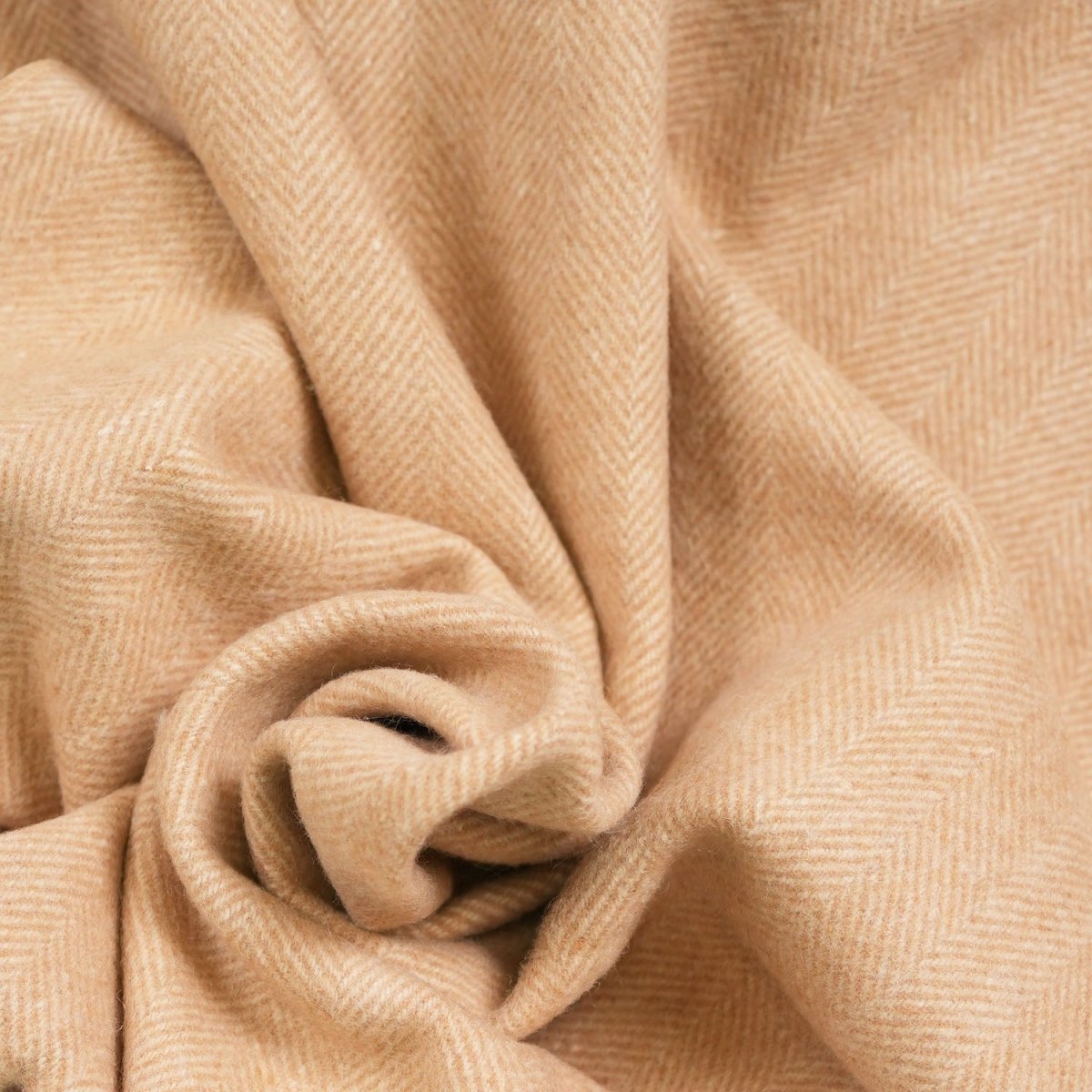 Highland Herringbone Wool Blend Throw Blanket with Tasselled Fringe - CINNAMON LATTE - Heritage Of Scotland -