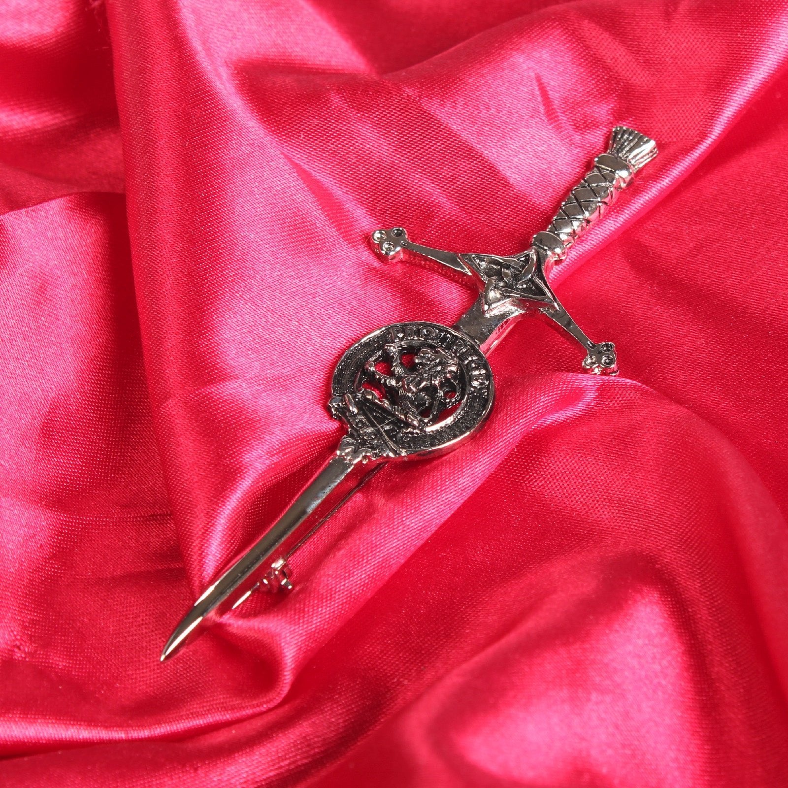 MacFie Clan Badge, Kilt Pin, Lapel Pin, Cufflinks, Keyring/Key Fob & Gift Set — Fine Pewter by Art Pewter — Made in Scotland (Shiny Finish) - Heritage Of Scotland - Kilt Pin