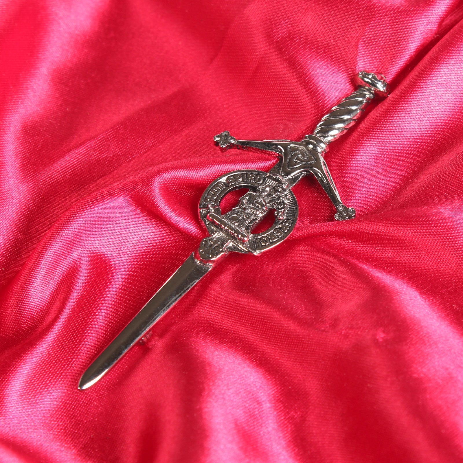 MacLennan Clan Badge, Kilt Pin, Lapel Pin, Cufflinks, Keyring/Key Fob & Gift Set — Fine Pewter by Art Pewter — Made in Scotland (Shiny Finish) - Heritage Of Scotland - Kilt Pin