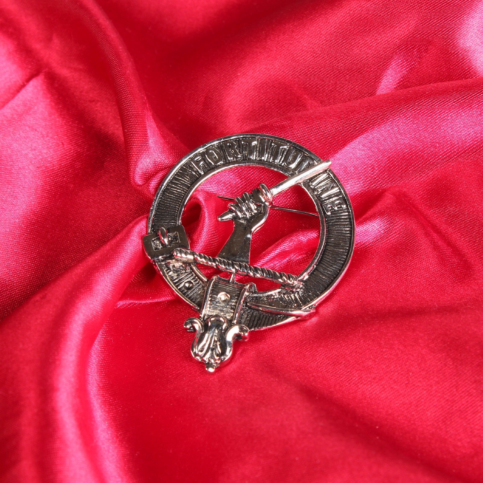 MacRae Clan Badge, Kilt Pin, Lapel Pin, Cufflinks, Keyring/Key Fob & Gift Set — Fine Pewter by Art Pewter — Made in Scotland (Shiny Finish) - Heritage Of Scotland - Badge