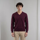 Men's Dunedin Cashmere 100% Cashmere V Neck Jumper - Bordeaux - Heritage Of Scotland - XS