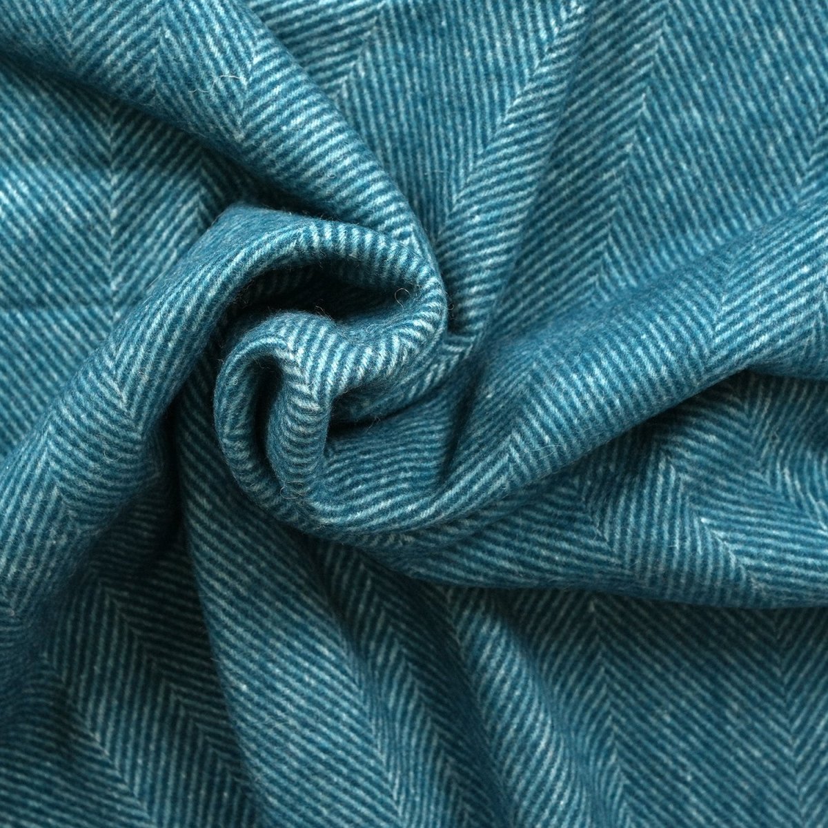 Recycled Wool Herringbone Pet Blanket – 150cm x 90cm - TURQUOISE - Heritage Of Scotland -