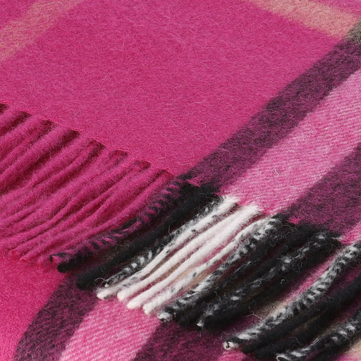 Hos 100% Lambswool Wide Scarf Enlarged Off Ctr Scotty Thom Raspberry - Heritage Of Scotland - ENLARGED OFF CTR SCOTTY THOM RASPBERRY