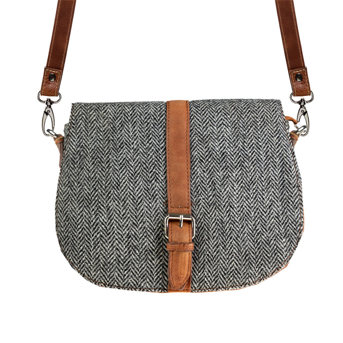 Ladies Ht Leather Flap Over Bag Black & White Herringbone / Tan - Heritage Of Scotland - BLACK & WHITE HERRINGBONE / TAN